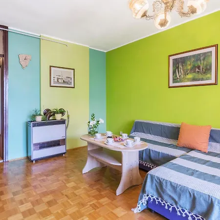 아파트 3 Bedroom Awesome In 풀라