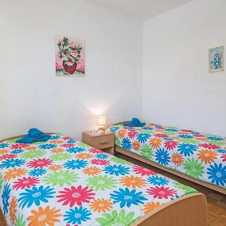 Gorgeous Apartment In Pula With House Sea View * Pula