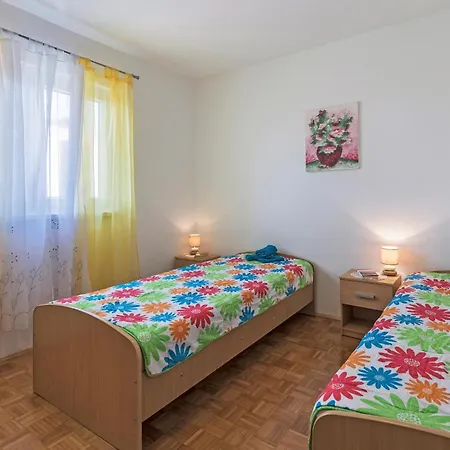 Gorgeous Apartment In Pula With House Sea View Pula