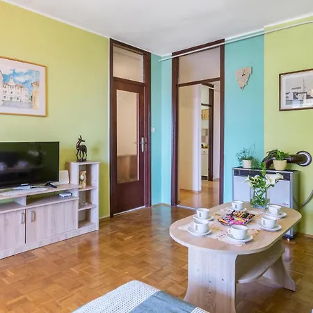 Gorgeous Apartment In Pula With House Sea View