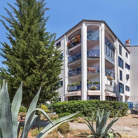 Apartment Gorgeous Apartment In Pula With House Sea View Pula