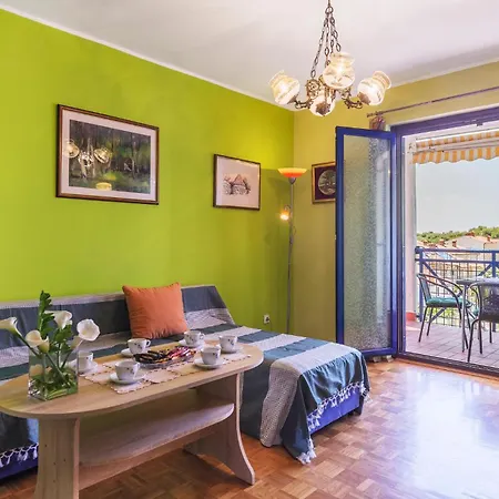 Gorgeous Apartment In Pula With House Sea View