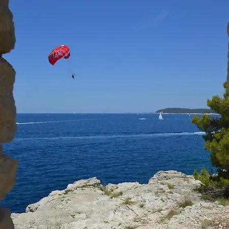 Gorgeous Apartment In Pula With House Sea View Apartment *