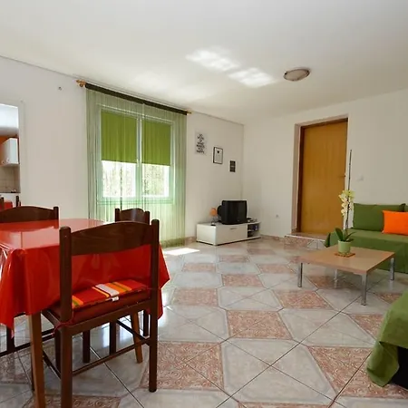 Gorgeous Apartment In Pula With House Sea View