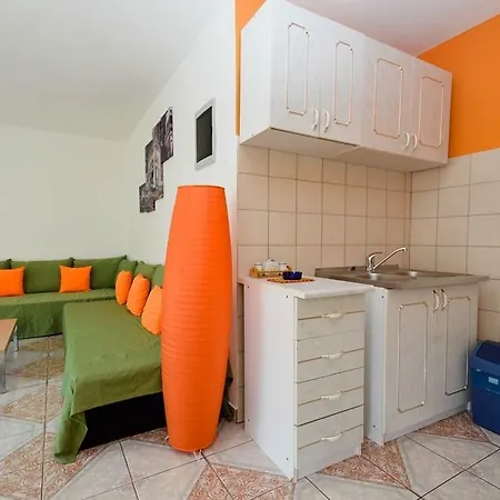 Gorgeous Apartment In Pula With House Sea View
