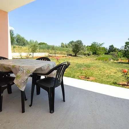 Gorgeous Apartment In Pula With House Sea View *