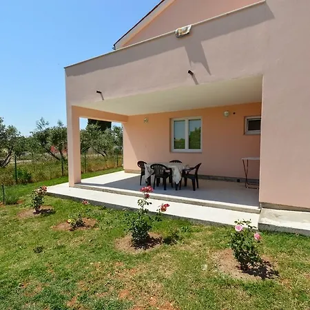 Apartment Gorgeous Apartment In Pula With House Sea View