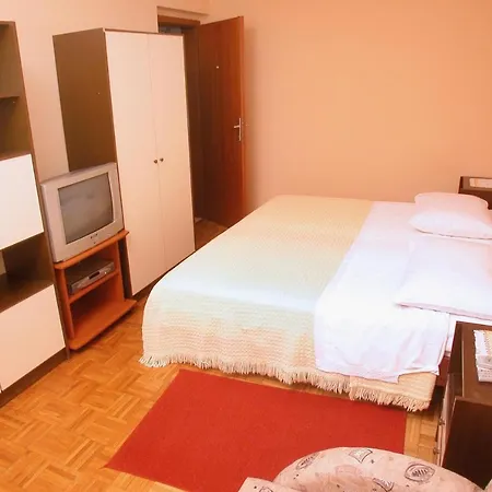 Gorgeous Apartment In Pula With House Sea View Apartment