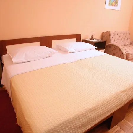 Gorgeous Apartment In Pula With House Sea View * Pula