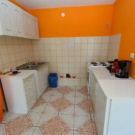 3 Bedroom Awesome In Appartement Pula